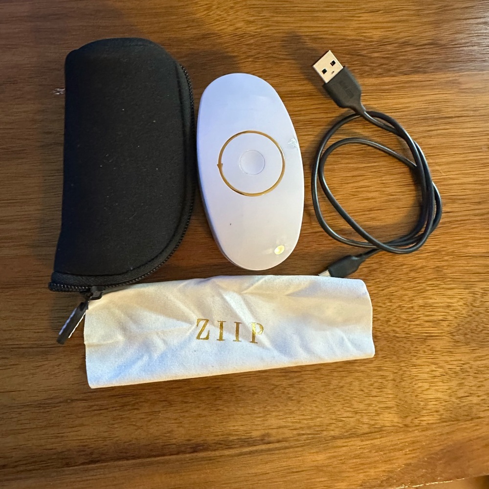 ZIIP Beauty Device with Accessories